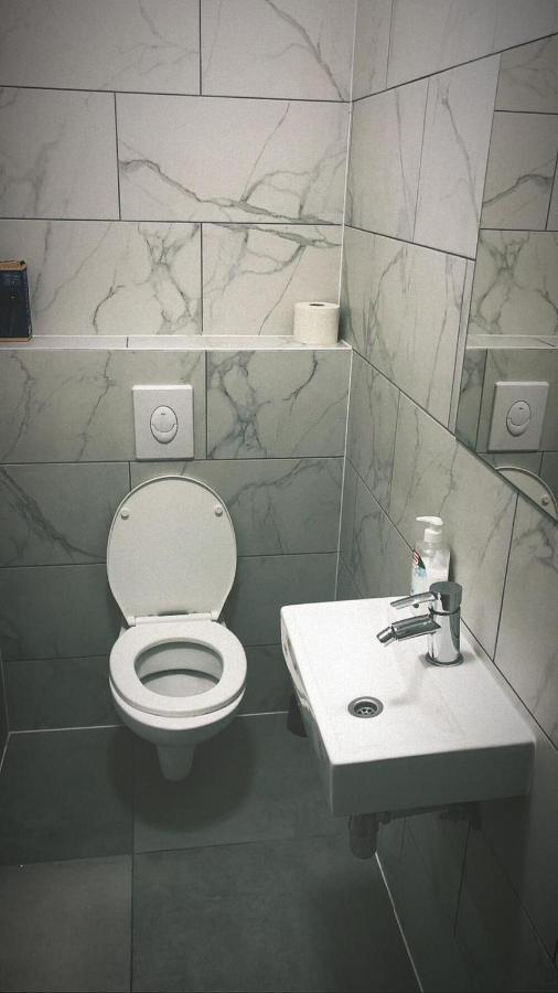 Private Room Near Vienna City Center 1 Экстерьер фото